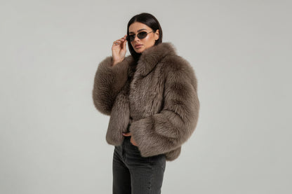 Lidia-Abrigo de piel sintética recortado de manga larga marrón para mujer