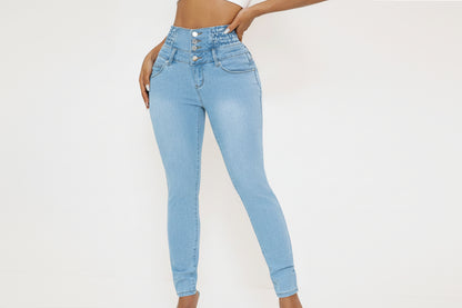 Marina-Jeans de mujer en tela elástica, diseño de cintura alta y corte ajustado que estiliza la figura y realza la silueta de forma natural.