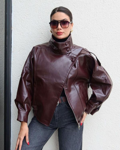 Carla-Chaqueta urbana de moda confeccionada en piel sintética: informal y fácil de combinar.