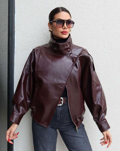 Carla-Chaqueta urbana de moda confeccionada en piel sintética: informal y fácil de combinar.